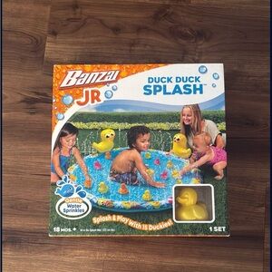 Jr. Duck Duck Splash Playset - Blue and Yellow